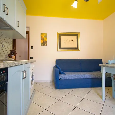 Apartament 1 *